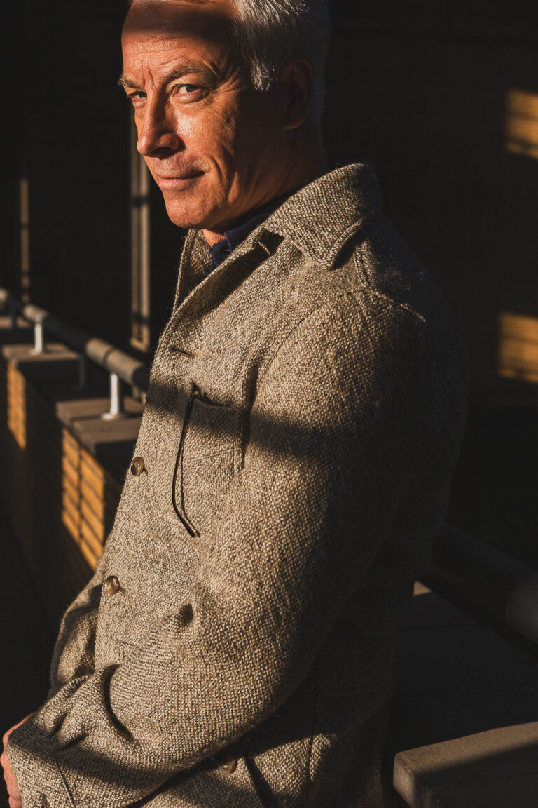 Johan Baars met Hond in Dutch Tweed Urban in Foodhallen Amsterdam