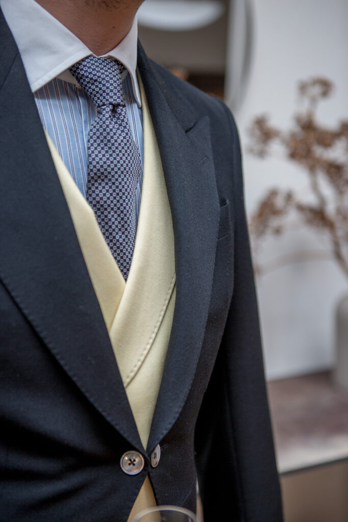 NEW TAILOR Current Classics-Morning coat detail