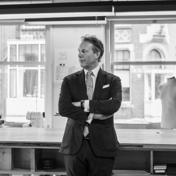 Van Hall in zijn blauwe pak