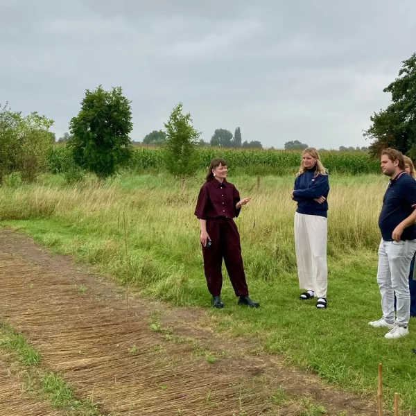 Op het Linnen/vlasveld met ondermeer Joline Jolink